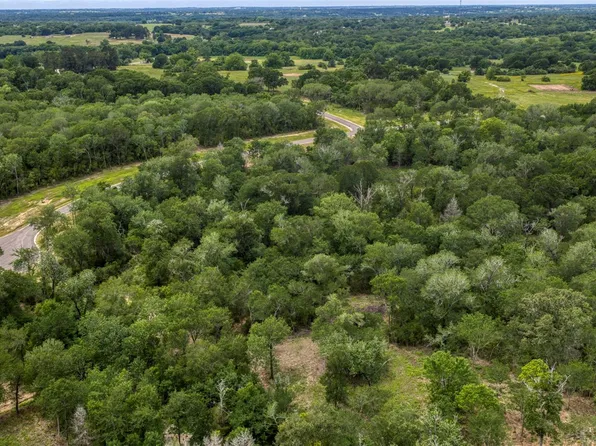 2-21 Millwood Trl, Brenham, TX 77833