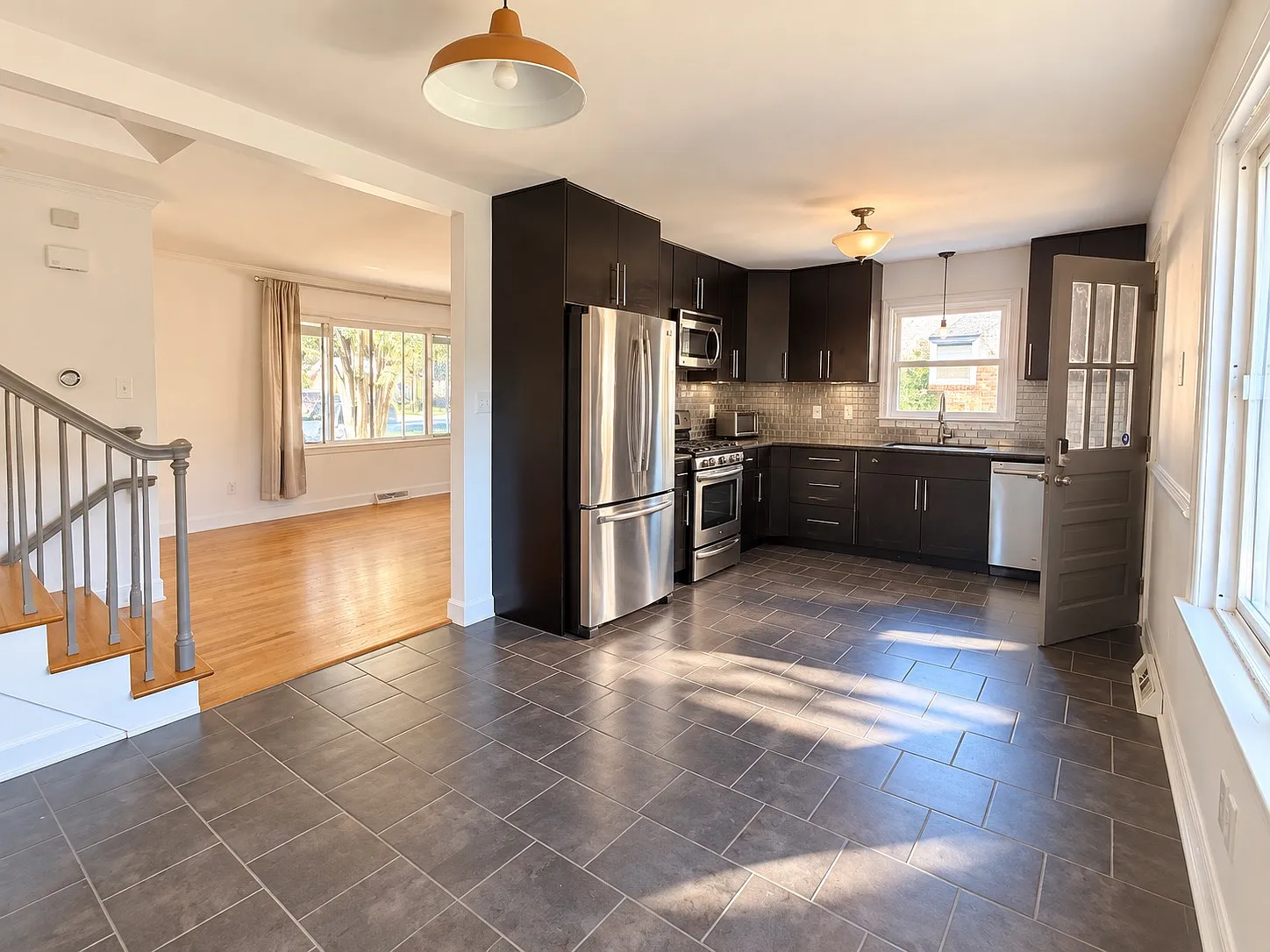 3 bed, 1760 sqft, $3,150 — Photo 3