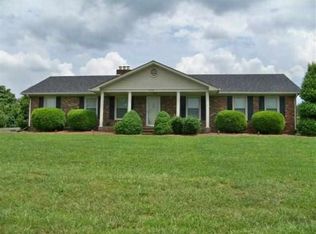 3936 Bowling Green Rd, Scottsville, KY 42164