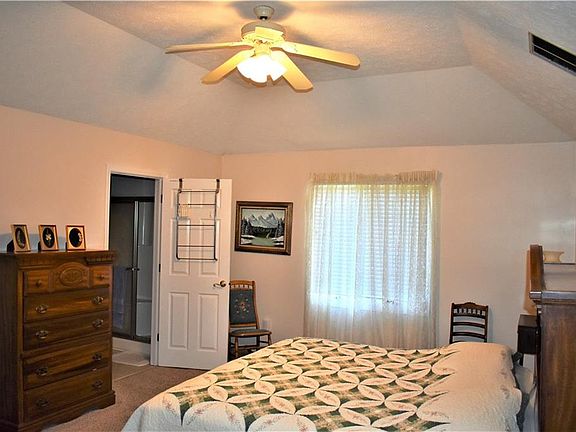 5th image of 202 Andrews Blvd