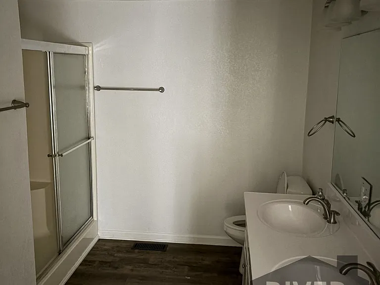 517 Woodward Ave — Photo 9