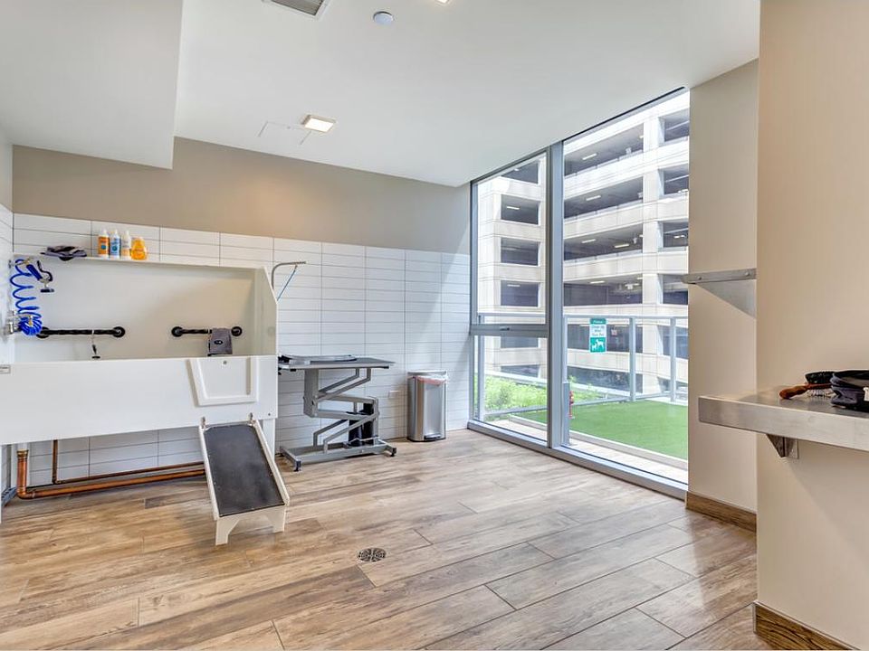 1st image of 711 S Clark St #2804