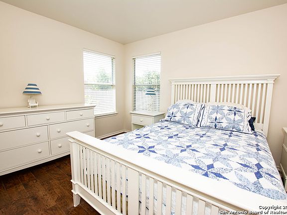 5th image of 518 Diana Dr