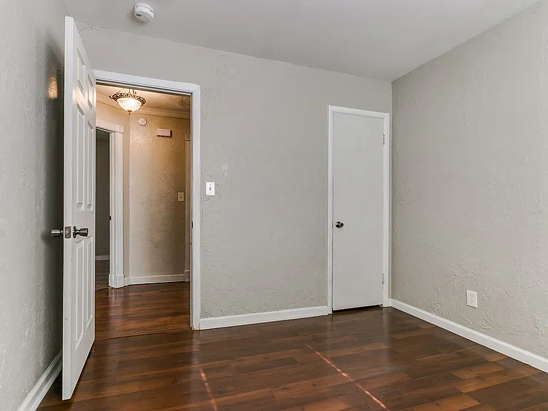 1612 Dakota St — Photo 13