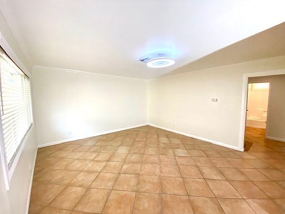 4th image of 33230 Via De Anza APT A