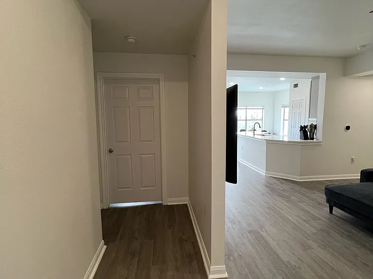 2320 Gracy Farms Ln #732 — Photo 2