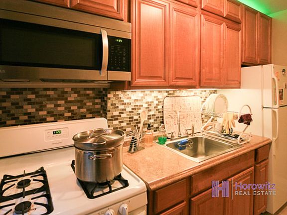 4th image of 3744 61st St APT 4F