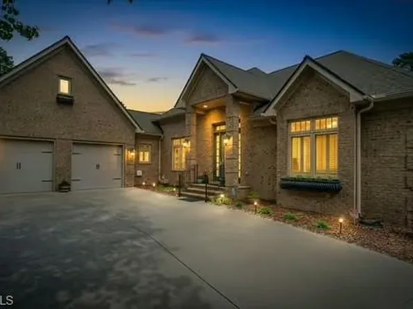 2626 Fox Ridge Rd, Asheboro, NC 27205