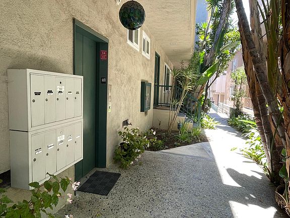 4th image of 11920 Montana Ave APT 8
