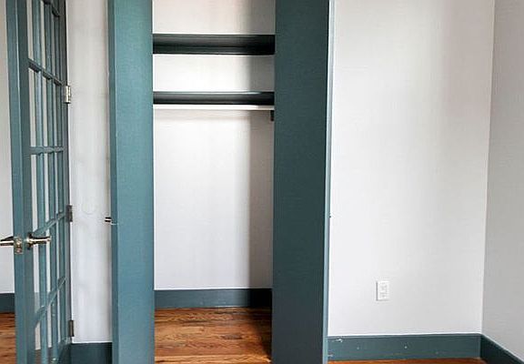 4th image of 107 Wilson Ave #2B