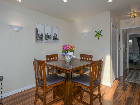 4th image of 9008 NE 54th St Unit 12D