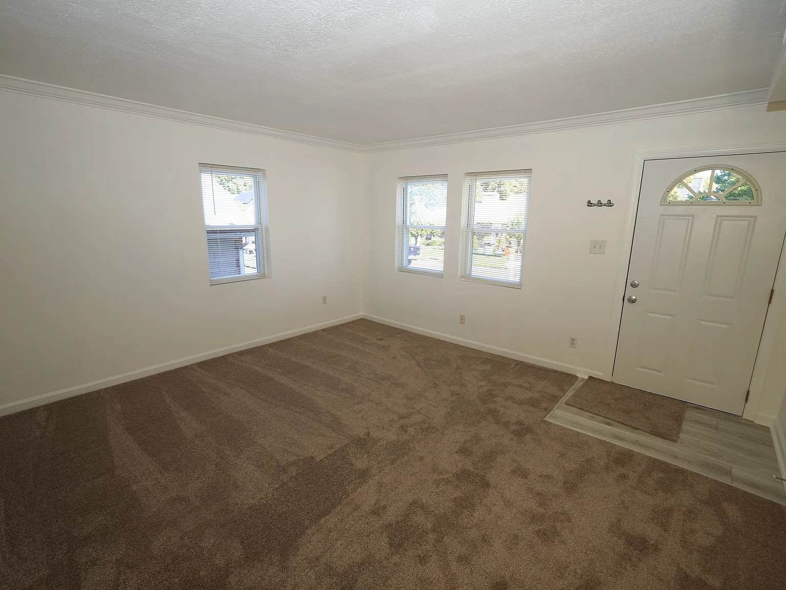 2 bed, 900 sqft, $1,800 — Photo 4