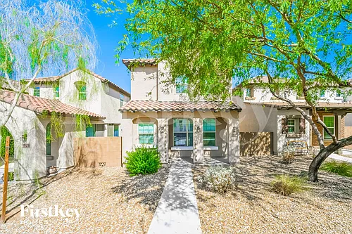 2927 N Athena Photo 1
