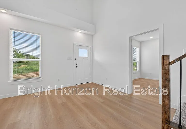 10524 Tube Dr #101 — Photo 2