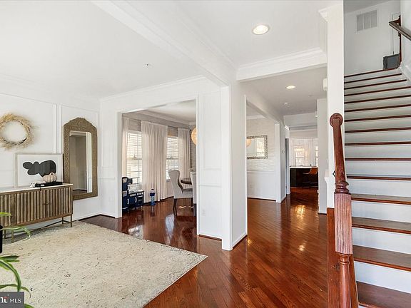 3rd image of 11572 Autumn Terrace Dr