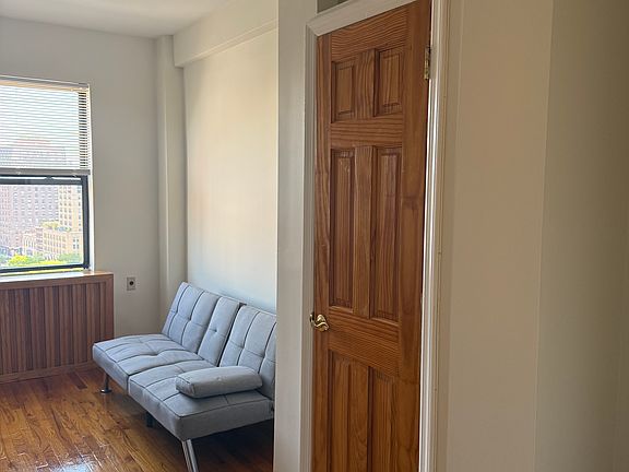 4th image of 250 W 100th St APT 1404