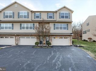 152 Old Schoolhouse Ln, Mechanicsburg, PA 17055