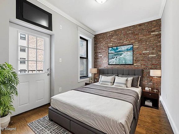 2nd image of 200 Stanton St #2
