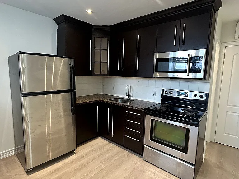 13 Fisher St #B — Photo 6