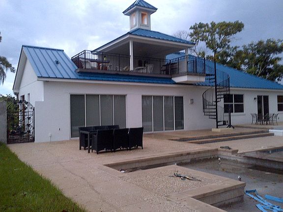 outside, with upper deck area, great view's