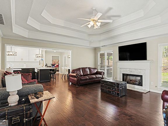 5th image of 570 Morgan Ct