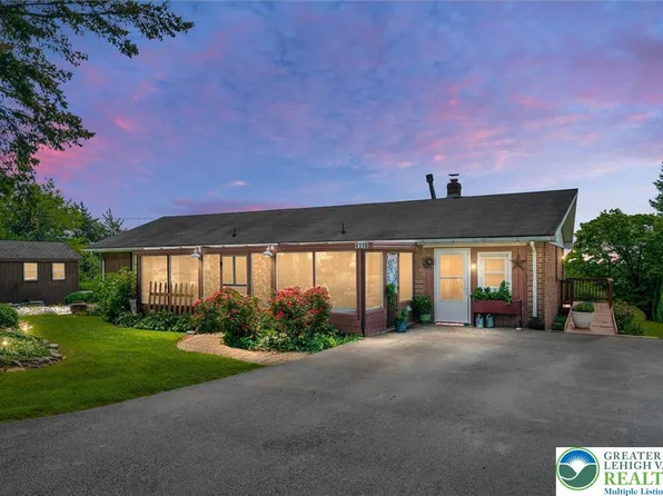 4116 Hillcrest Ln, Whitehall, PA 18052