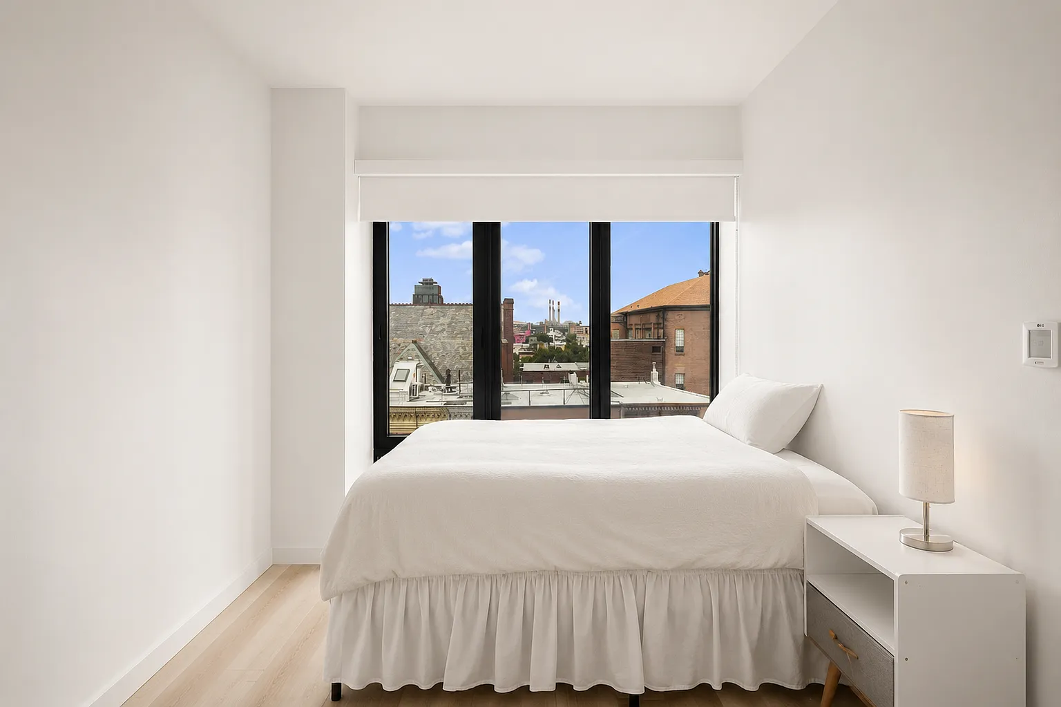 10-25 Jackson Avenue — Photo 4