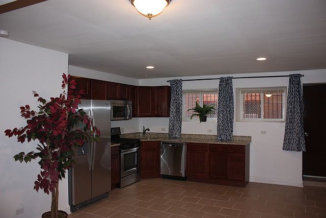 2nd image of 4524 S King Dr #5