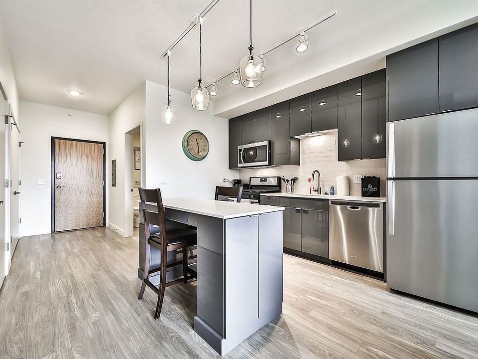 2nd image of 1526 17th St NW APT 302