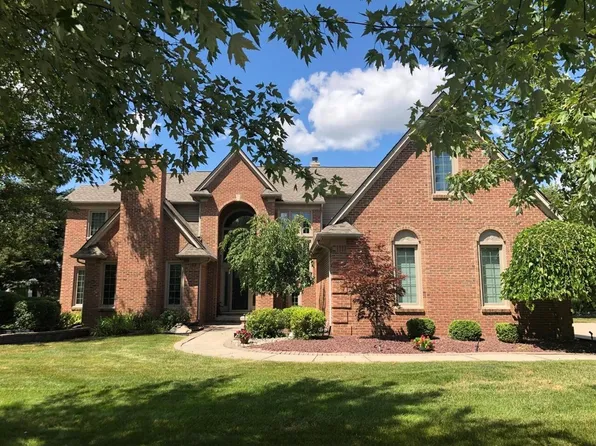 241 Country Club Ln, Canton, MI 48188