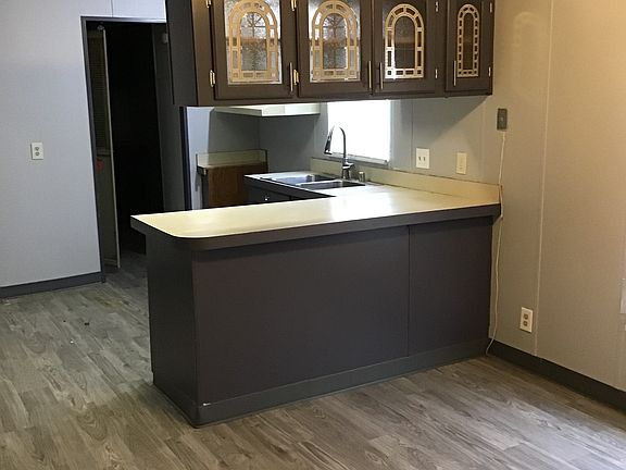 4th image of 910 Wickwood Way #24