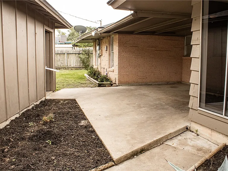 3722 Pope Dr — Photo 9