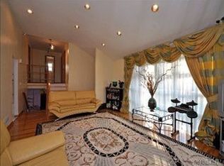 293 Hungry Harbor Rd, Valley Stream, NY 11581