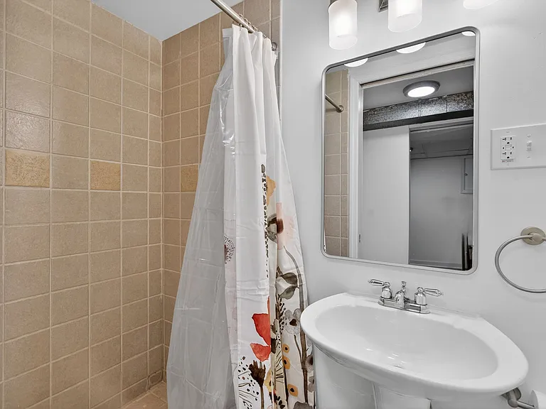 444 Rosedale Ter — Photo 34