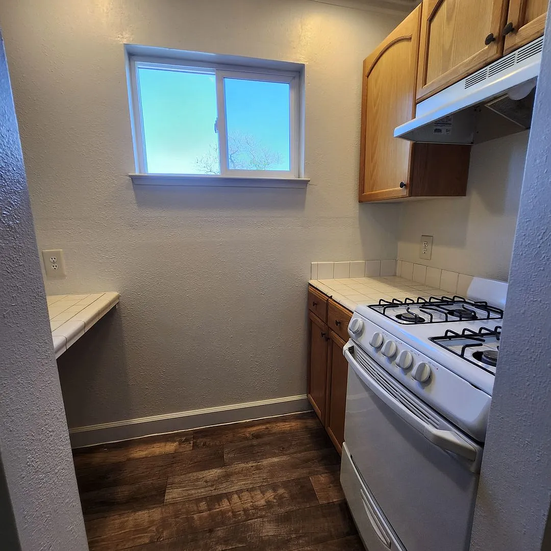Mill St Manor — Photo 2
