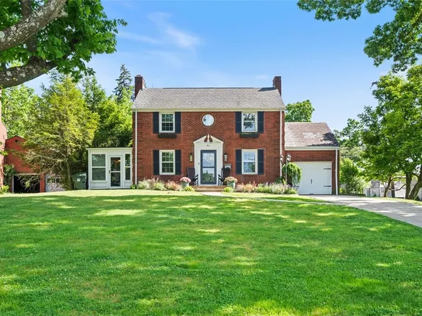4 E Club Dr, Pittsburgh, PA 15236