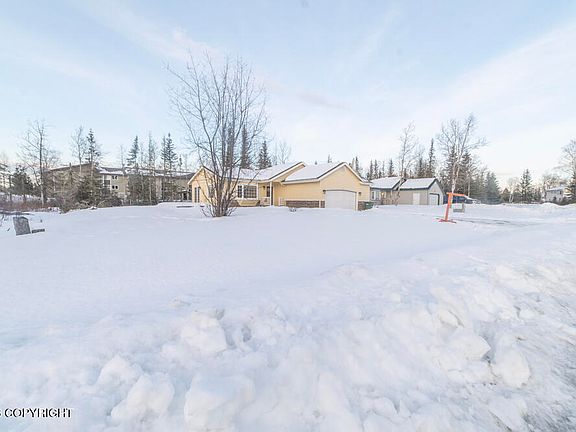 2nd image of 460 Lilly Dr