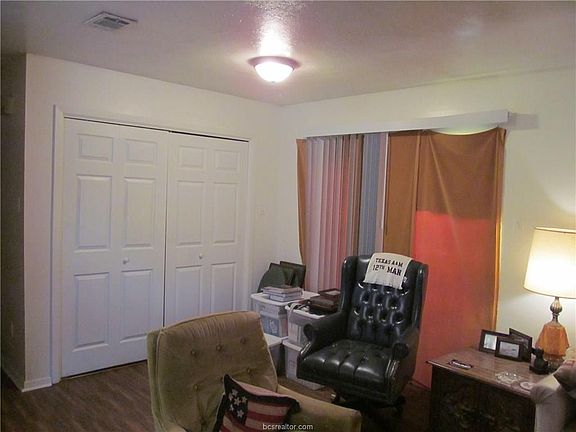 3rd image of 2414 Long Dr #B
