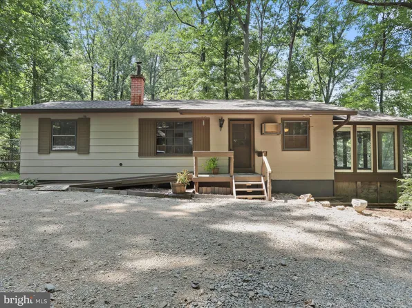 214 Sourmash Rd, Harpers Ferry, WV 25425