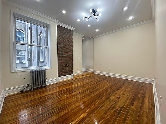 2nd image of 709 De Kalb Ave #15
