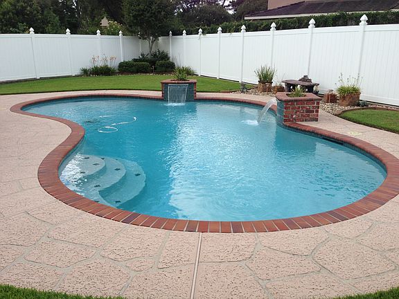 3rd image of 140 Magnolia Blvd