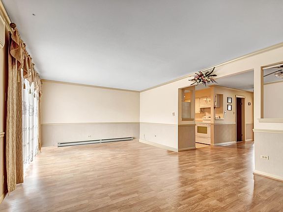 2nd image of 7550 W 111th St APT 3C