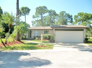 924 Via La Paz, N Fort Myers, FL 33903