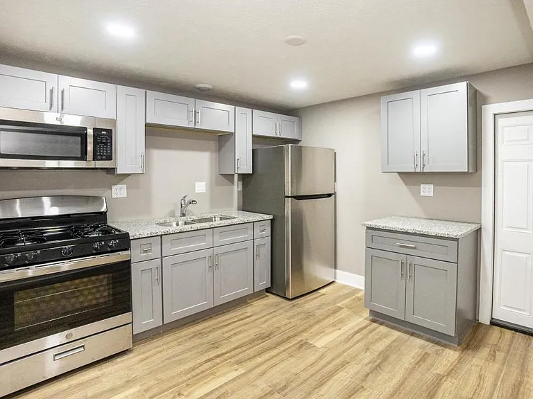 105 Lawre Cir #1 — Photo 1