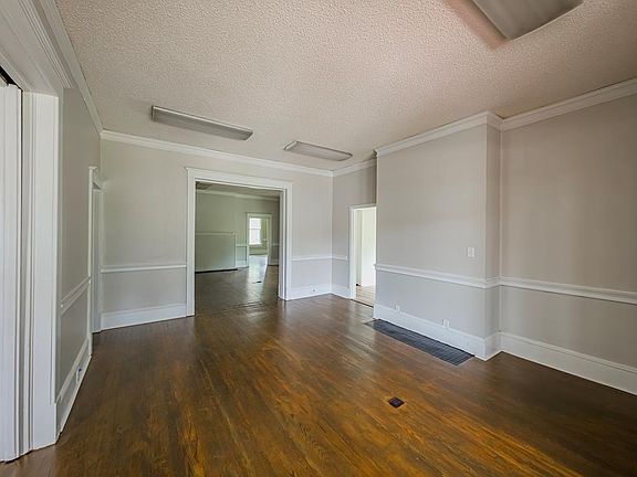 5th image of 218 N Central Ave #1