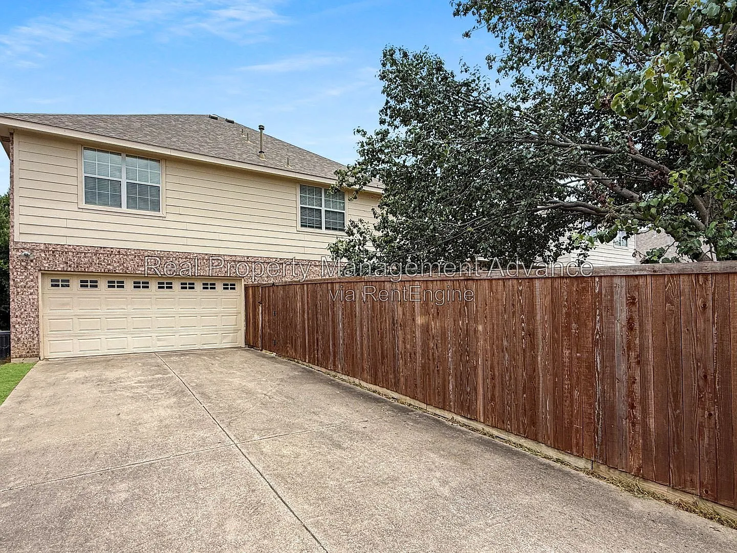4 bed, 2.5 bath, 3019 sqft, $2,699 — Photo 3