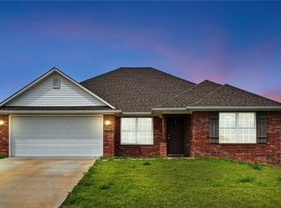 2108 Cedar Cir, Gentry, AR 72734