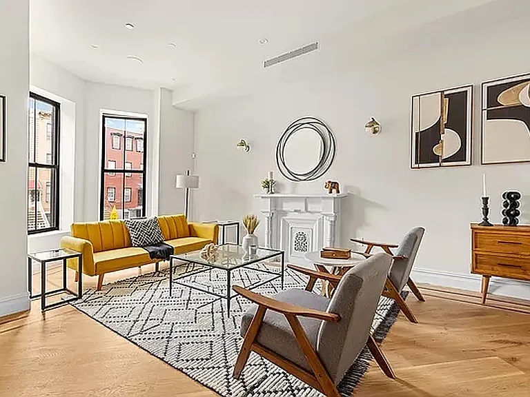 226 Macon St — Photo 5