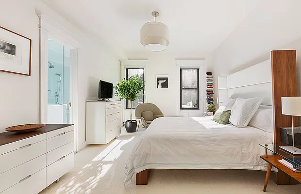 Sold by Compass | media 7