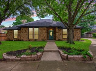 7204 Royal Gate Dr, Arlington, TX 76016